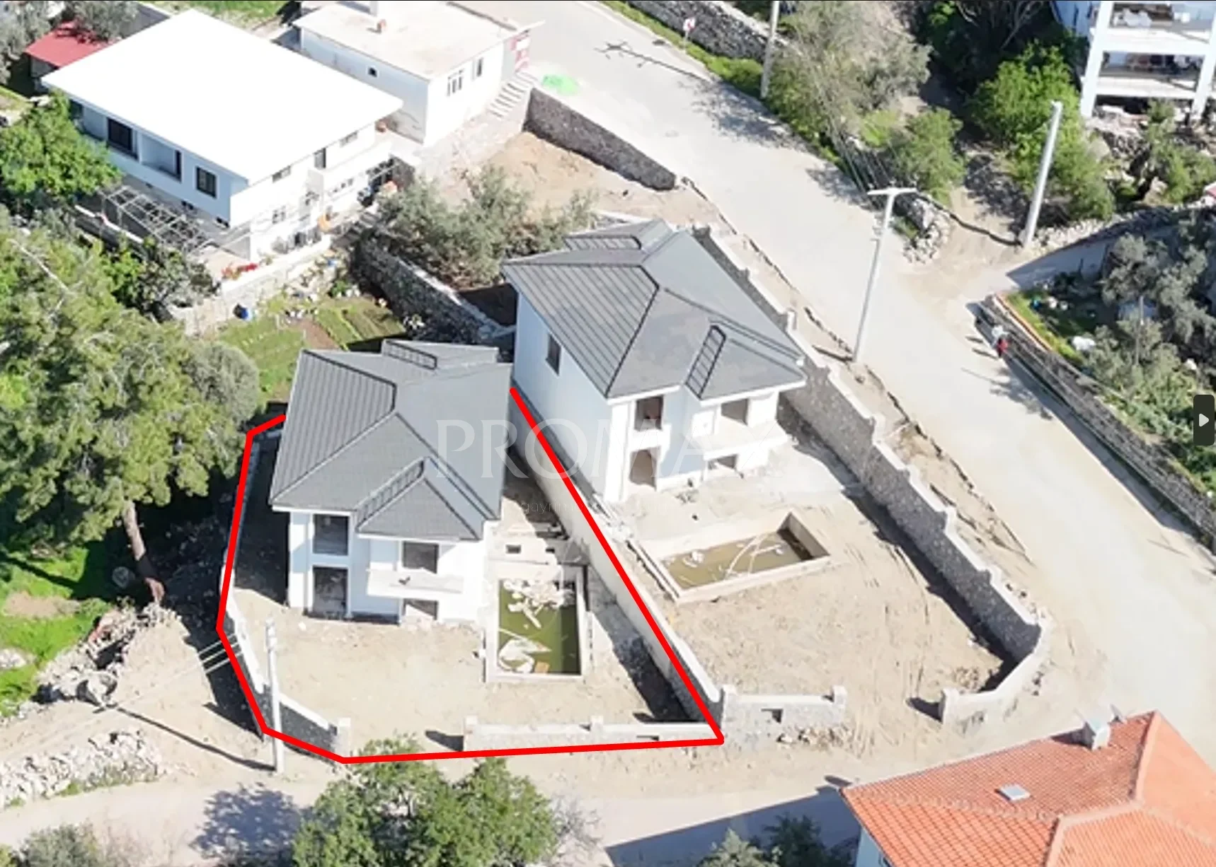 DENİZE YÜRÜYÜŞ MESAFESİNDE VİLLA!