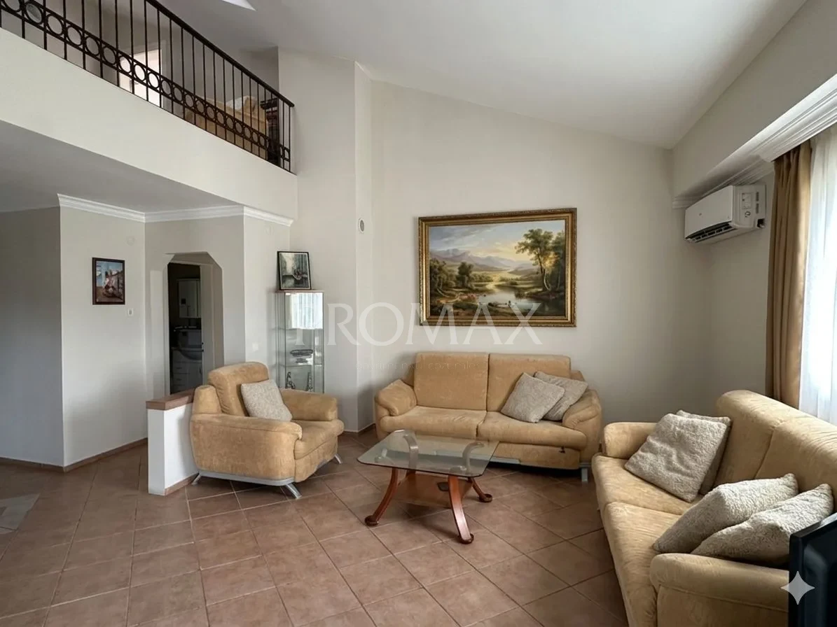 Marmaris'te MUHTEŞEM 3+1 LOFT DİZAYN 147 m2 Dubleks Daire