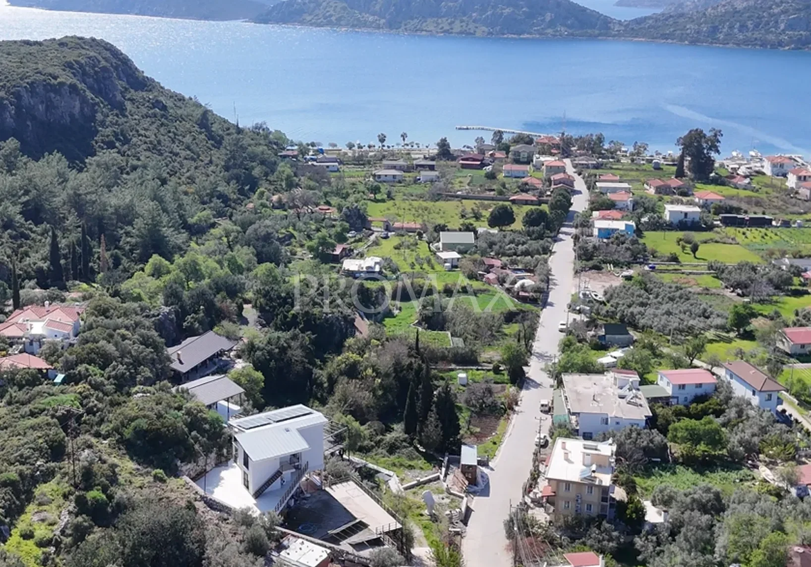 DENİZE YÜRÜYÜŞ MESAFESİNDE VİLLA!