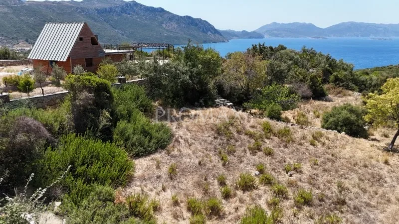 PROMAX - MARMARİS SÖĞÜT'TE 265 m2 DENİZ MANZARALI TARLA
