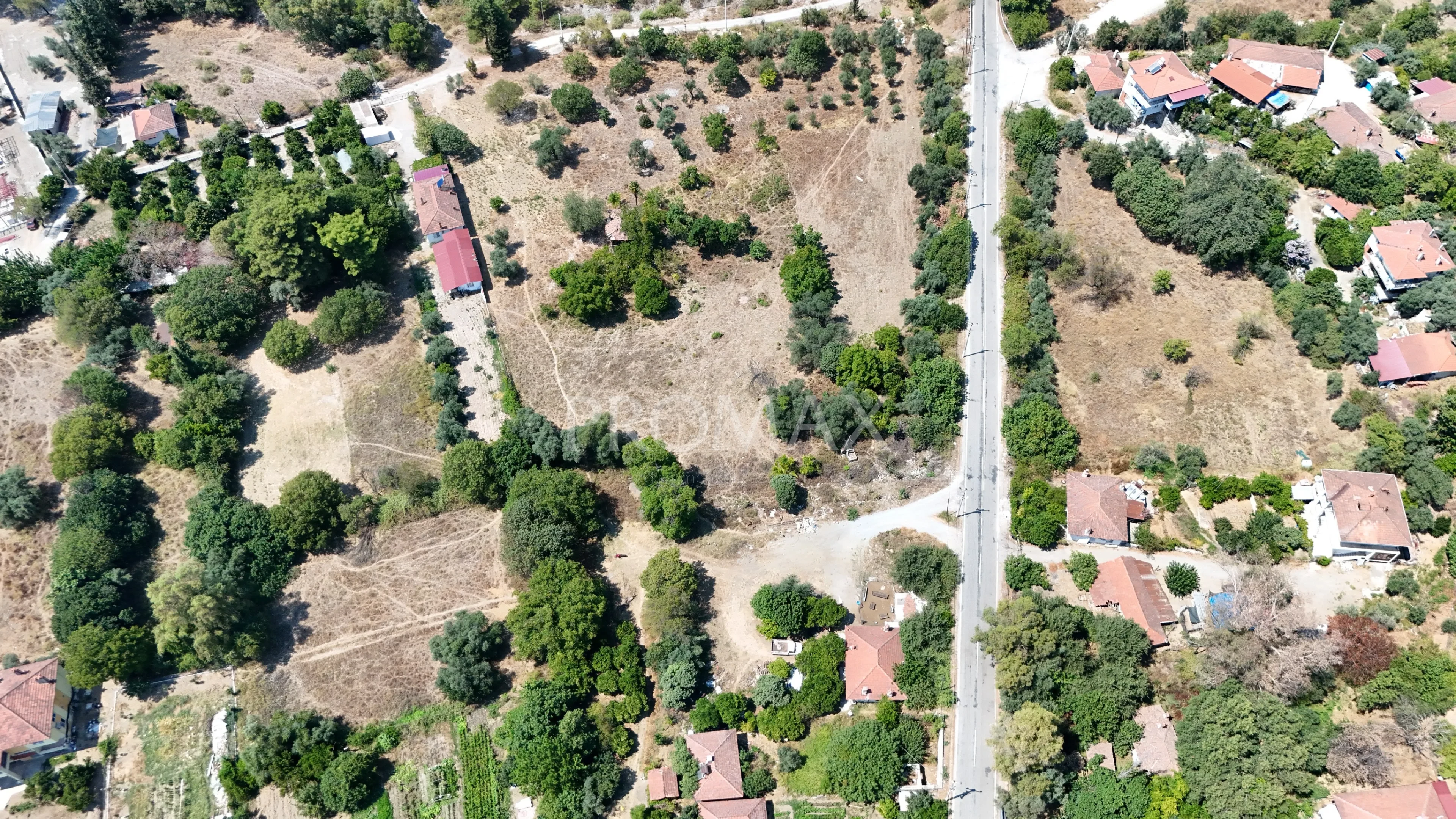 KÖY MERKEZİNDE, 250 M² YAPI HAKKIYLA HAYALİNİZDEKİ EVİ YAPIN