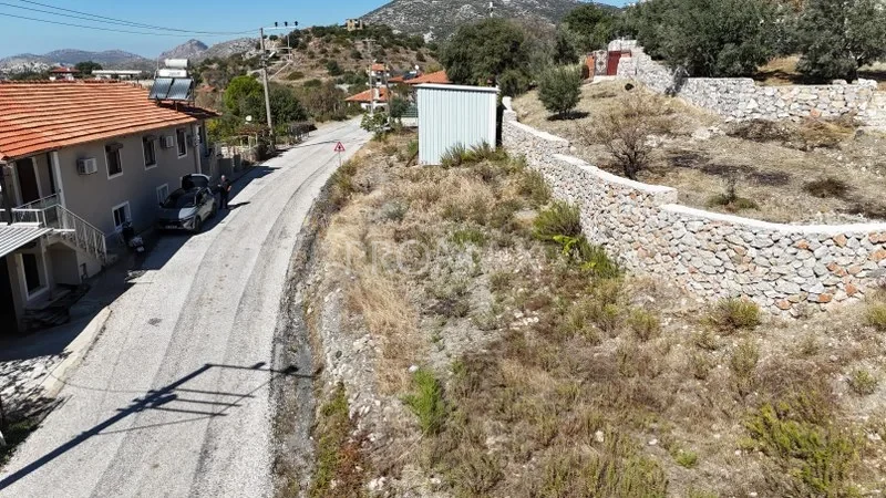 MARMARİS SÖĞÜT KÖYÜ'NDE 150 m2 DENİZ MANZARALI ARAZİ