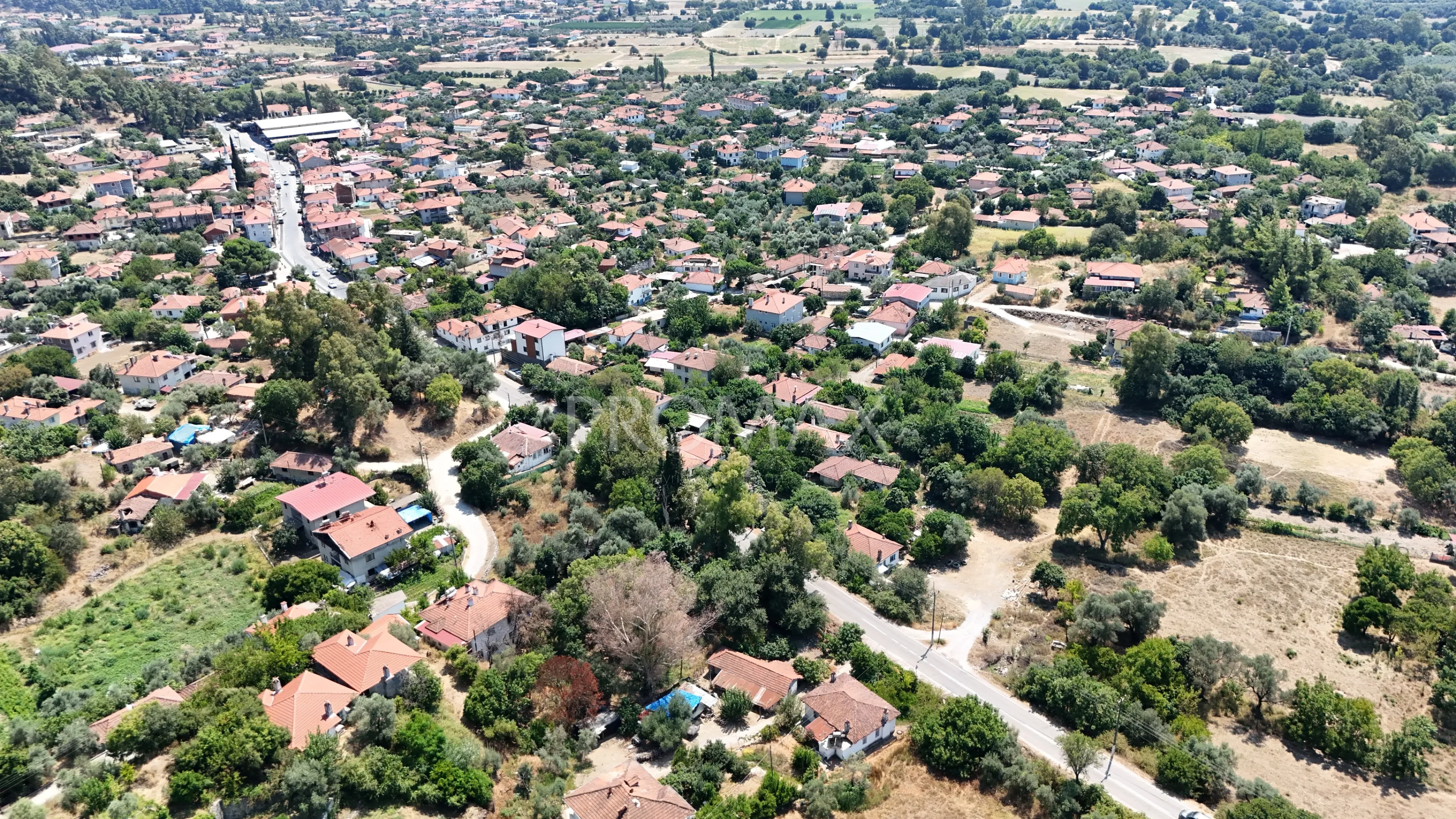 KÖY MERKEZİNDE, 250 M² YAPI HAKKIYLA HAYALİNİZDEKİ EVİ YAPIN