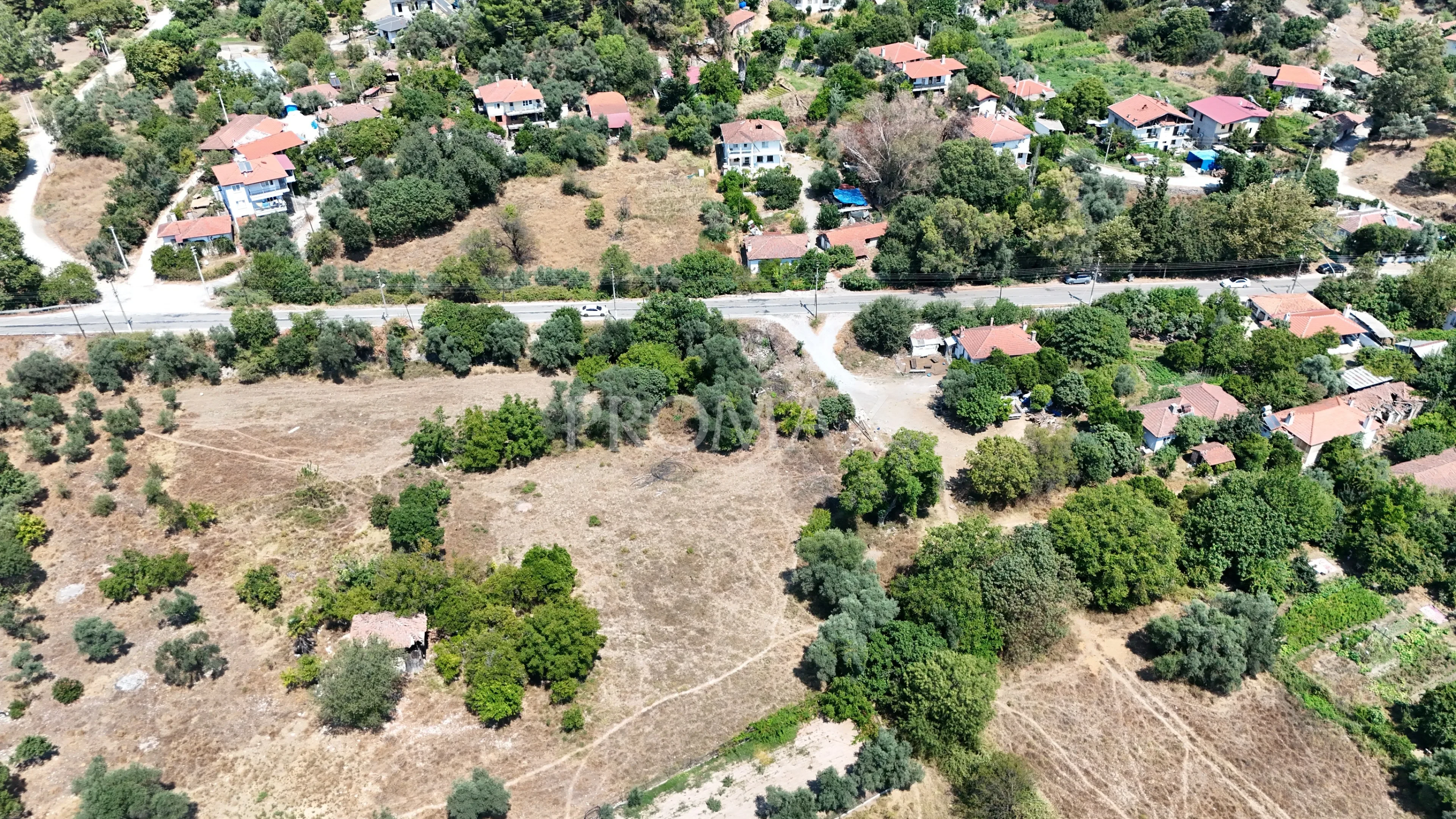 KÖY MERKEZİNDE, 250 M² YAPI HAKKIYLA HAYALİNİZDEKİ EVİ YAPIN